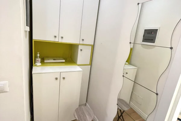 Shtepi me qera Apartament ne Tirane, 2+1, Mobilimi E mobiluar, Pagesa 80,000  Leke.