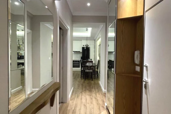 Shtepi me qera Apartament ne Tirane, 2+1, Mobilimi E mobiluar, Pagesa 80,000  Leke.