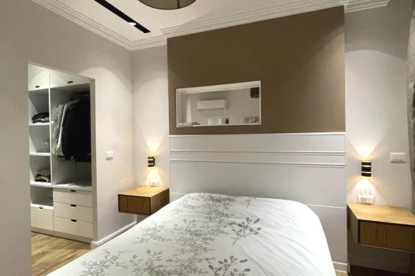 Shtepi me qera Apartament ne Tirane, 2+1, Mobilimi E mobiluar, Pagesa 80,000  Leke.