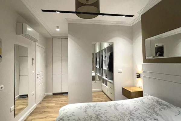 Shtepi me qera Apartament ne Tirane, 2+1, Mobilimi E mobiluar, Pagesa 80,000  Leke.