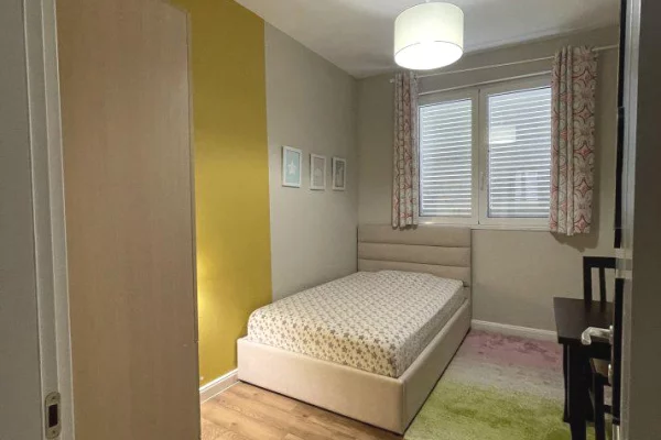 Shtepi me qera Apartament ne Tirane, 2+1, Mobilimi E mobiluar, Pagesa 80,000  Leke.