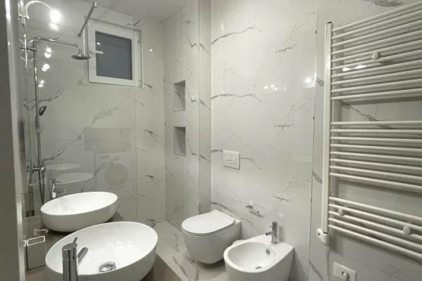 Shtepi me qera Apartament ne Tirane, 2+1, Mobilimi E mobiluar, Pagesa 80,000  Leke.
