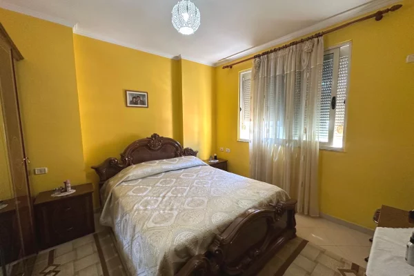 Shtepi ne shitje Apartament ne Tirane, 2+1, Mobilimi E mobiluar, Pagesa 230,000  Euro.
