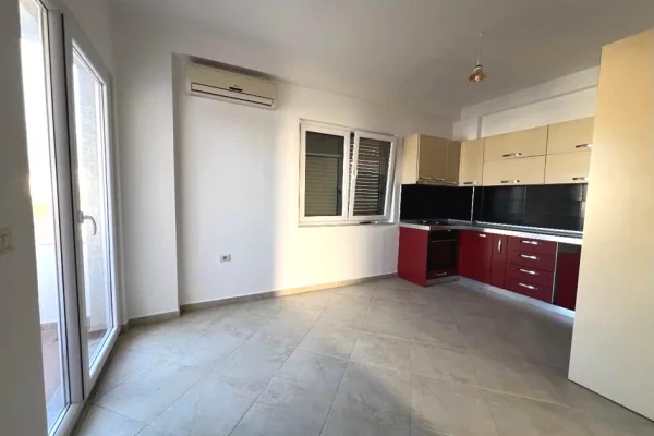 Shtepi me qera 2+1 ne Tirane - 45,000 Leke
