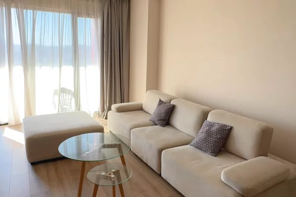 Shtepi me qera 2+1 ne Tirane - 80,000 Leke