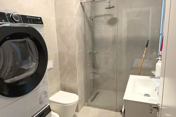 Shtepi me qera Apartament ne Tirane, 2+1, Mobilimi E mobiluar, Pagesa 80,000  Leke.