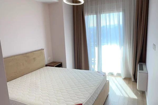 Shtepi me qera Apartament ne Tirane, 2+1, Mobilimi E mobiluar, Pagesa 80,000  Leke.