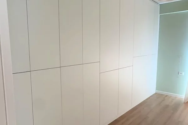 Shtepi me qera Apartament ne Tirane, 2+1, Mobilimi E mobiluar, Pagesa 80,000  Leke.