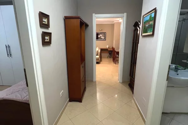Shtepi me qera Apartament ne Tirane, 2+1, Mobilimi E mobiluar, Pagesa 1,200  Euro.