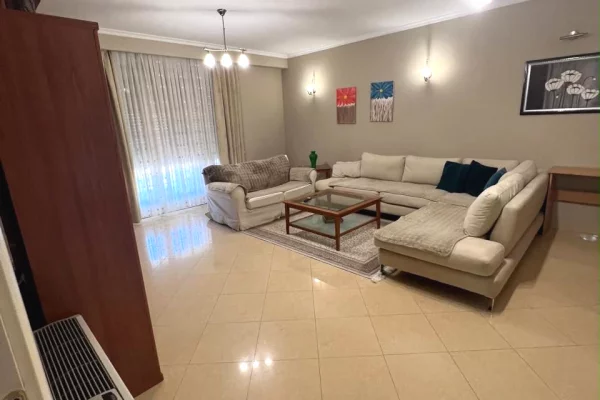 Shtepi me qera Apartament ne Tirane, 2+1, Mobilimi E mobiluar, Pagesa 1,200  Euro.