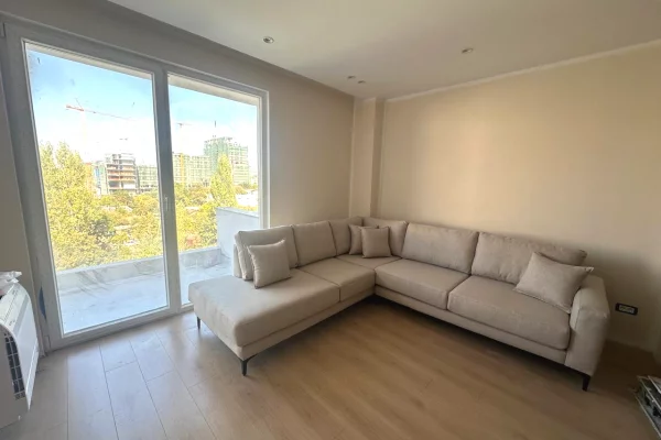 Shtepi me qera 2+1 ne Tirane - 85,000 Leke