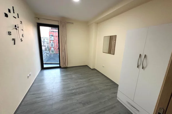 Shtepi me qera Apartament ne Tirane, 2+1, Mobilimi E mobiluar, Pagesa 650  Euro.