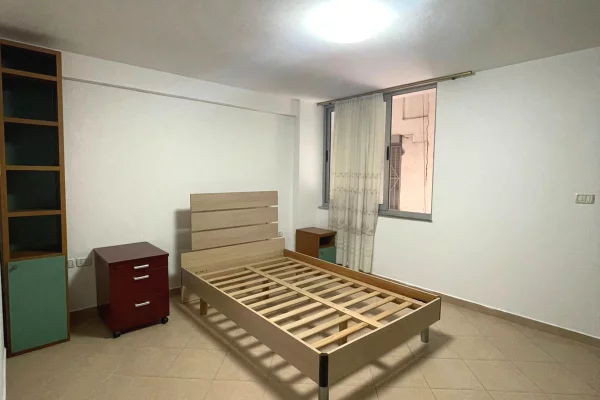 Shtepi me qera Apartament ne Tirane, 2+1, Mobilimi E mobiluar, Pagesa 60,000  Leke.