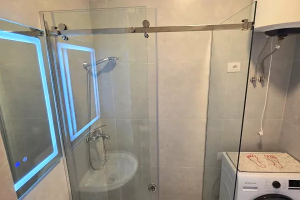 Shtepi me qera Apartament ne Tirane, 1+1, Mobilimi E mobiluar, Pagesa 60,000  Leke.