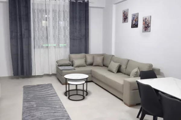 Shtepi me qera Apartament ne Tirane, 1+1, Mobilimi E mobiluar, Pagesa 60,000  Leke.