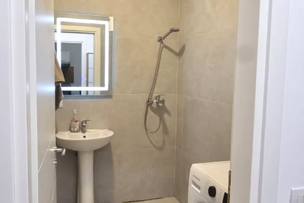 Shtepi me qera Apartament ne Tirane, 1+1, Mobilimi E mobiluar, Pagesa 60,000  Leke.
