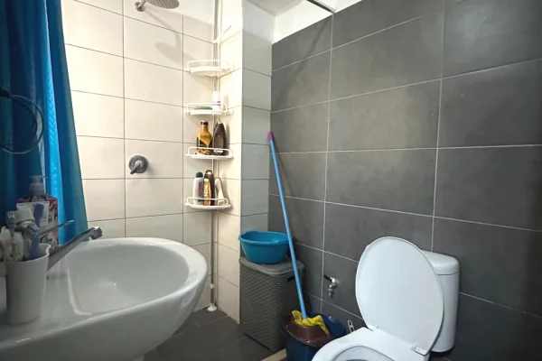 Shtepi ne shitje Apartament ne Tirane, 1+1, Mobilimi E mobiluar, Pagesa 11,500,000  Leke.