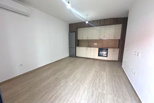 Shtepi me qera 2+1 ne Tirane - 70,000 Leke