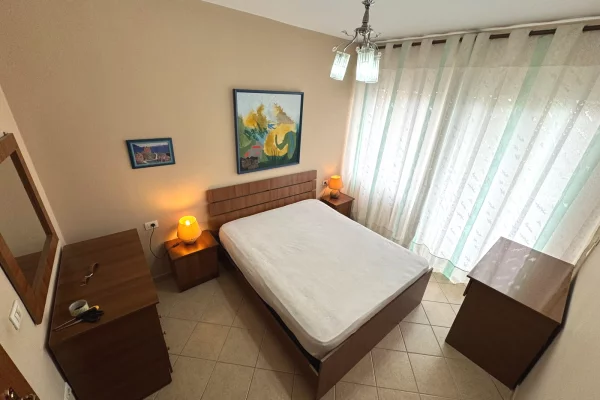 Shtepi me qera Apartament ne Tirane, 2+1, Mobilimi E mobiluar, Pagesa 65,000  Leke.