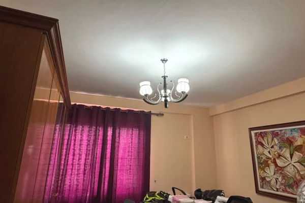 Shtepi me qera Apartament ne Tirane, 2+1, Mobilimi E mobiluar, Pagesa 65,000  Leke.