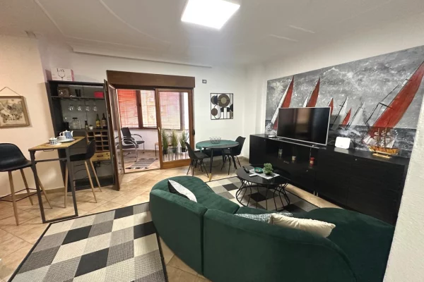 Shtepi me qera Apartament ne Tirane, 2+1, Mobilimi E mobiluar, Pagesa 80,000  Leke.