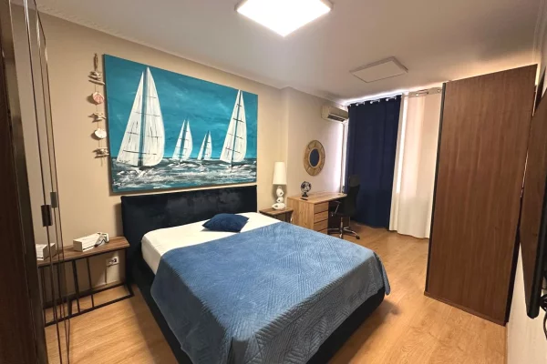 Shtepi me qera Apartament ne Tirane, 2+1, Mobilimi E mobiluar, Pagesa 80,000  Leke.