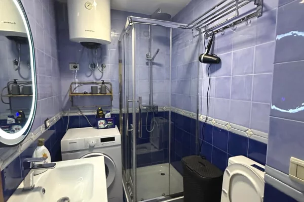 Shtepi me qera Apartament ne Tirane, 2+1, Mobilimi E mobiluar, Pagesa 80,000  Leke.