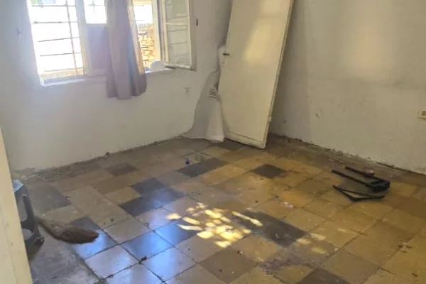 Shtepi ne shitje Apartament ne Tirane, 2+1, Mobilimi Bosh, pa mobiluar, Pagesa 13,300,000  Leke.