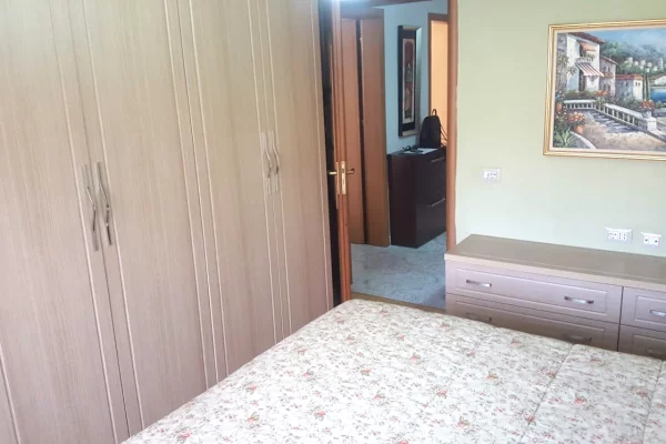 Shtepi me qera Apartament ne Tirane, 1+1, Mobilimi E mobiluar, Pagesa 50,000  Leke.