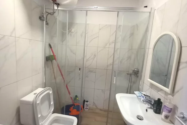 Shtepi me qera Apartament ne Tirane, 2+1, Mobilimi E mobiluar, Pagesa 55,000  Leke.