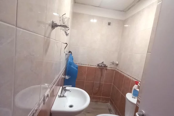 Shtepi me qera Apartament ne Tirane, 2+1, Mobilimi E mobiluar, Pagesa 55,000  Leke.