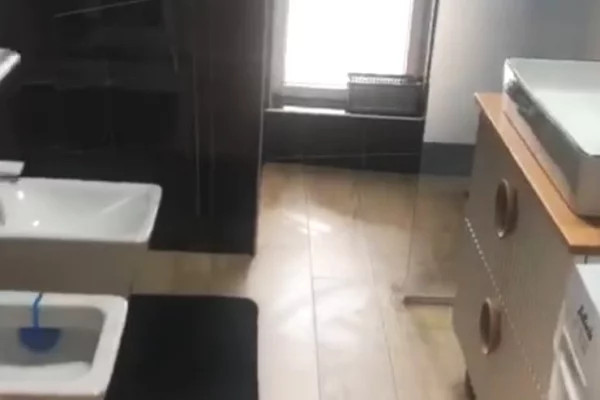 Shtepi me qera Apartament ne Tirane, 2+1, Mobilimi E mobiluar, Pagesa 70,000  Leke.