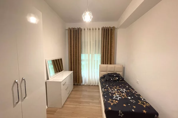 Shtepi me qera Apartament ne Tirane, 2+1, Mobilimi E mobiluar, Pagesa 50,000  Leke.