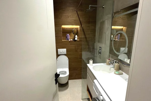 Shtepi me qera Apartament ne Tirane, 2+1, Mobilimi E mobiluar, Pagesa 60,000  Leke.