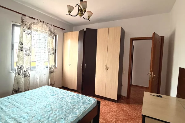 Shtepi me qera Apartament ne Tirane, 2+1, Mobilimi E mobiluar, Pagesa 42,000  Leke.