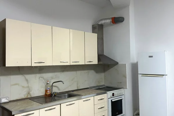 Shtepi me qera Apartament ne Tirane, 2+1, Mobilimi E mobiluar, Pagesa 65,000  Leke.