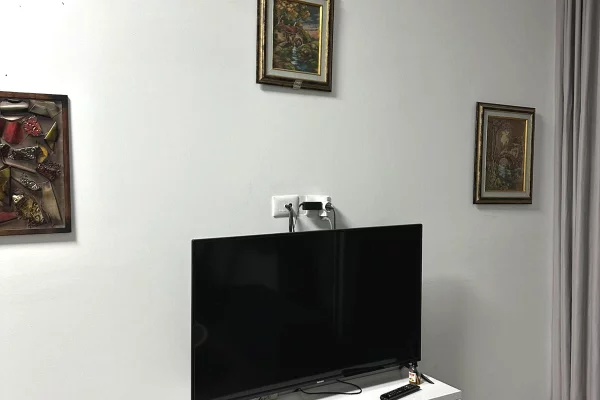 Shtepi me qera Apartament ne Tirane, 2+1, Mobilimi E mobiluar, Pagesa 65,000  Leke.