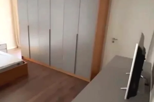 Shtepi me qera Apartament ne Tirane, 2+1, Mobilimi E mobiluar, Pagesa 700  Euro.