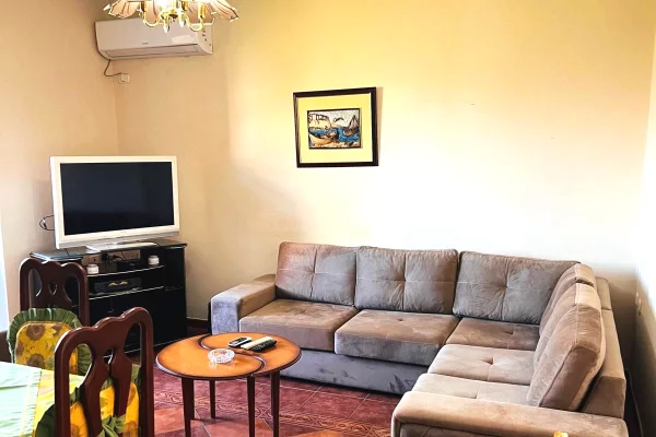 Shtepi me qera 2+1 ne Tirane - 50,000 Leke