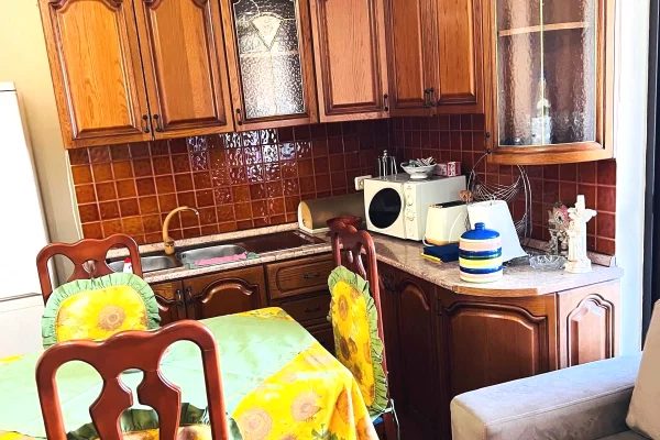 Shtepi me qera Apartament ne Tirane, 2+1, Mobilimi E mobiluar, Pagesa 50,000  Leke.