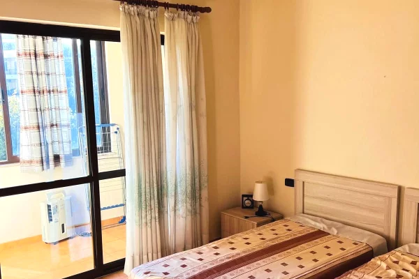 Shtepi me qera Apartament ne Tirane, 2+1, Mobilimi E mobiluar, Pagesa 50,000  Leke.