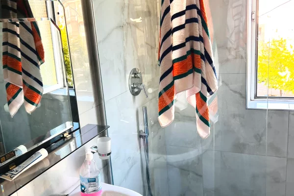 Shtepi me qera Apartament ne Tirane, 2+1, Mobilimi E mobiluar, Pagesa 50,000  Leke.