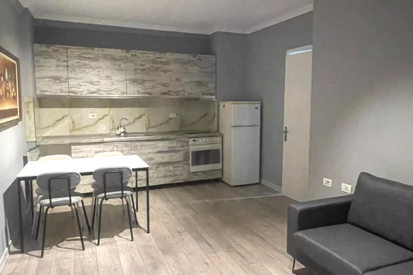 Shtepi me qera Apartament ne Tirane, 2+1, Mobilimi E mobiluar, Pagesa 60,000  Leke.