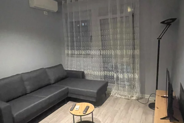 Shtepi me qera Apartament ne Tirane, 2+1, Mobilimi E mobiluar, Pagesa 60,000  Leke.