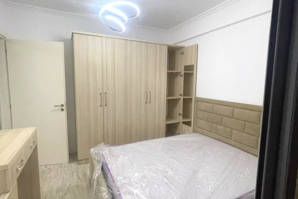Shtepi me qera Apartament ne Tirane, 2+1, Mobilimi E mobiluar, Pagesa 60,000  Leke.