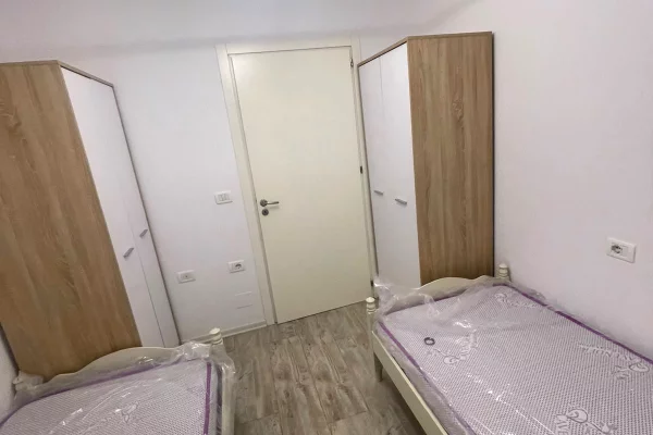 Shtepi me qera Apartament ne Tirane, 2+1, Mobilimi E mobiluar, Pagesa 60,000  Leke.