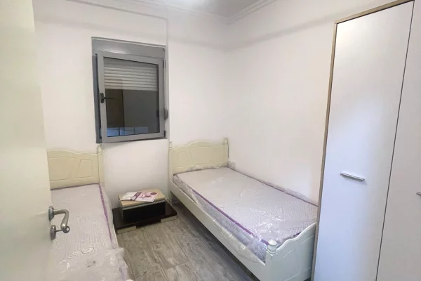 Shtepi me qera Apartament ne Tirane, 2+1, Mobilimi E mobiluar, Pagesa 60,000  Leke.