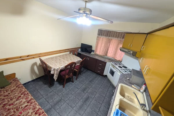 Shtepi me qera Apartament ne Tirane, 3+1, Mobilimi E mobiluar, Pagesa 60,000  Leke.
