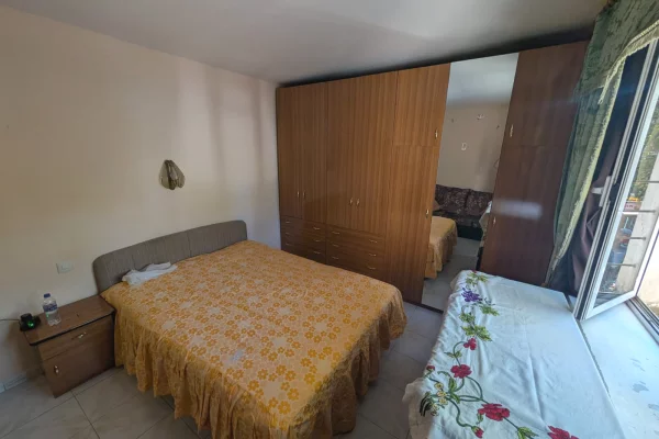 Shtepi me qera Apartament ne Tirane, 3+1, Mobilimi E mobiluar, Pagesa 60,000  Leke.