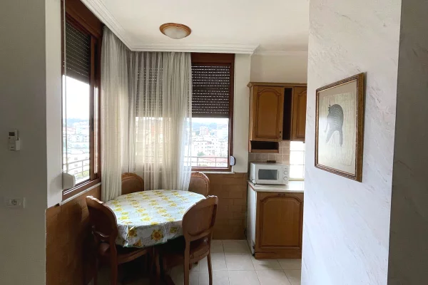 Shtepi me qera Apartament ne Tirane, 2+1, Mobilimi E mobiluar, Pagesa 60,000  Leke.